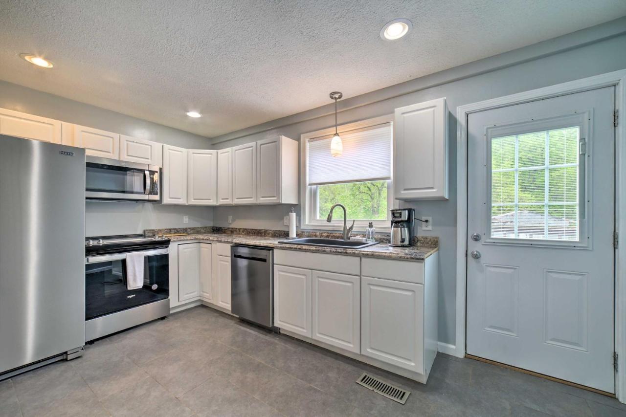 Morgantown Home With Deck About 2 Mi To Wv University! Ngoại thất bức ảnh