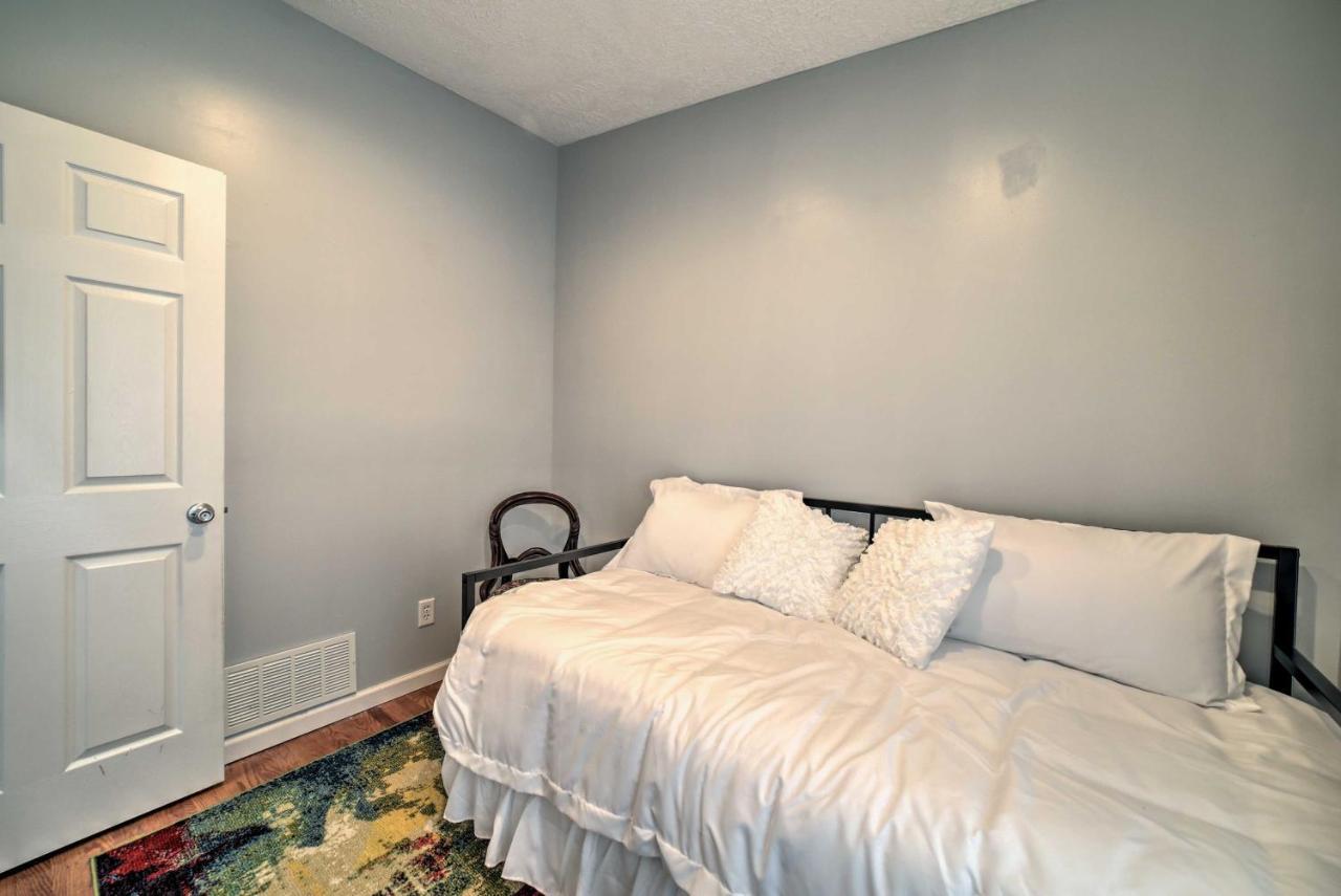 Morgantown Home With Deck About 2 Mi To Wv University! Ngoại thất bức ảnh